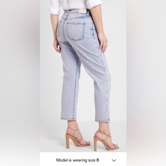 Express Mid Rise Blue Tinted Boyfriend Jeans Size 8L (worn once) - Picture 4 of 7